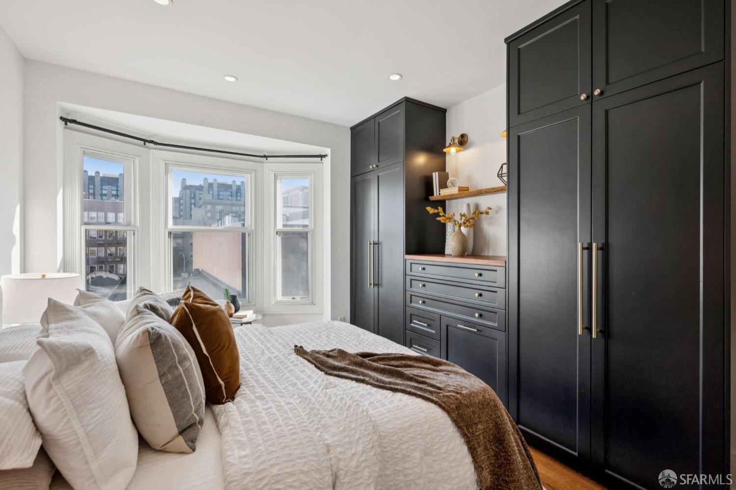 Detail Gallery Image 20 of 38 For 1070 Post St #4,  San Francisco,  CA 94109 - 3 Beds | 2 Baths