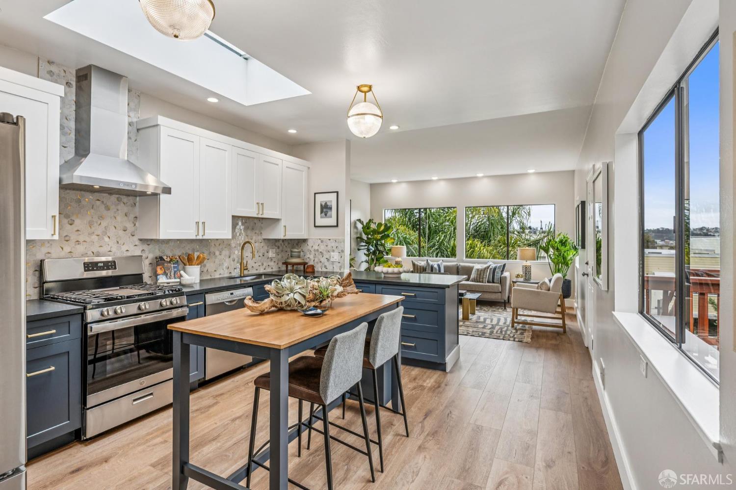 Photo #6: 425070471 Listing: Photo #6