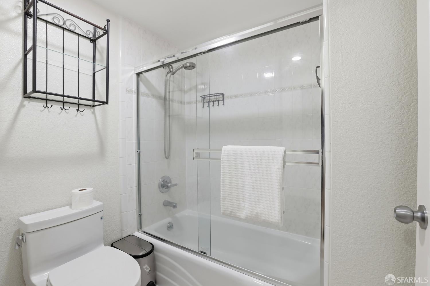 Detail Gallery Image 30 of 33 For 932 Hillside Blvd, Daly City,  CA 94014 - 4 Beds | 3 Baths