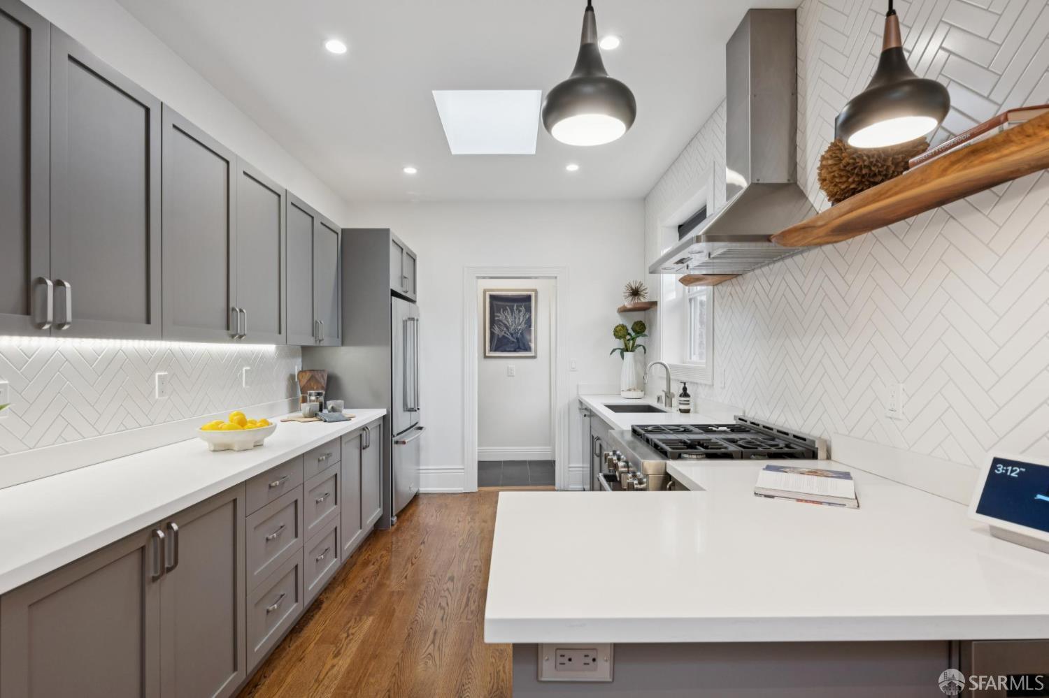 Detail Gallery Image 11 of 38 For 1070 Post St #4,  San Francisco,  CA 94109 - 3 Beds | 2 Baths