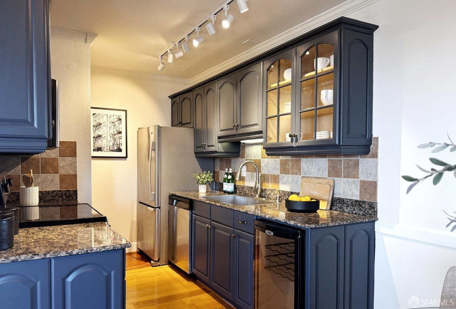 Photo #7: 425085572 Listing: Photo #7