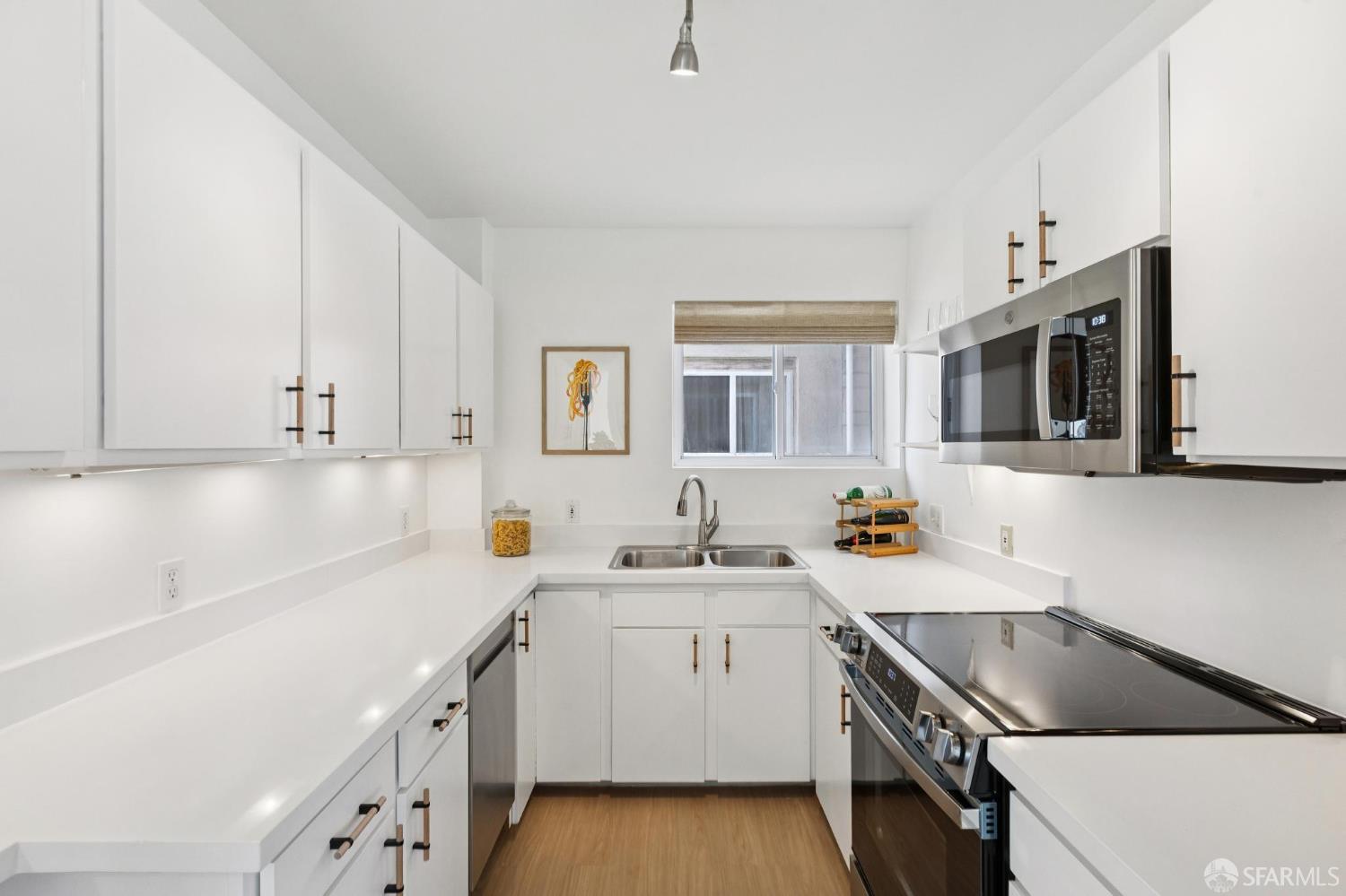 Photo #9: 425086291 Listing: Photo #9