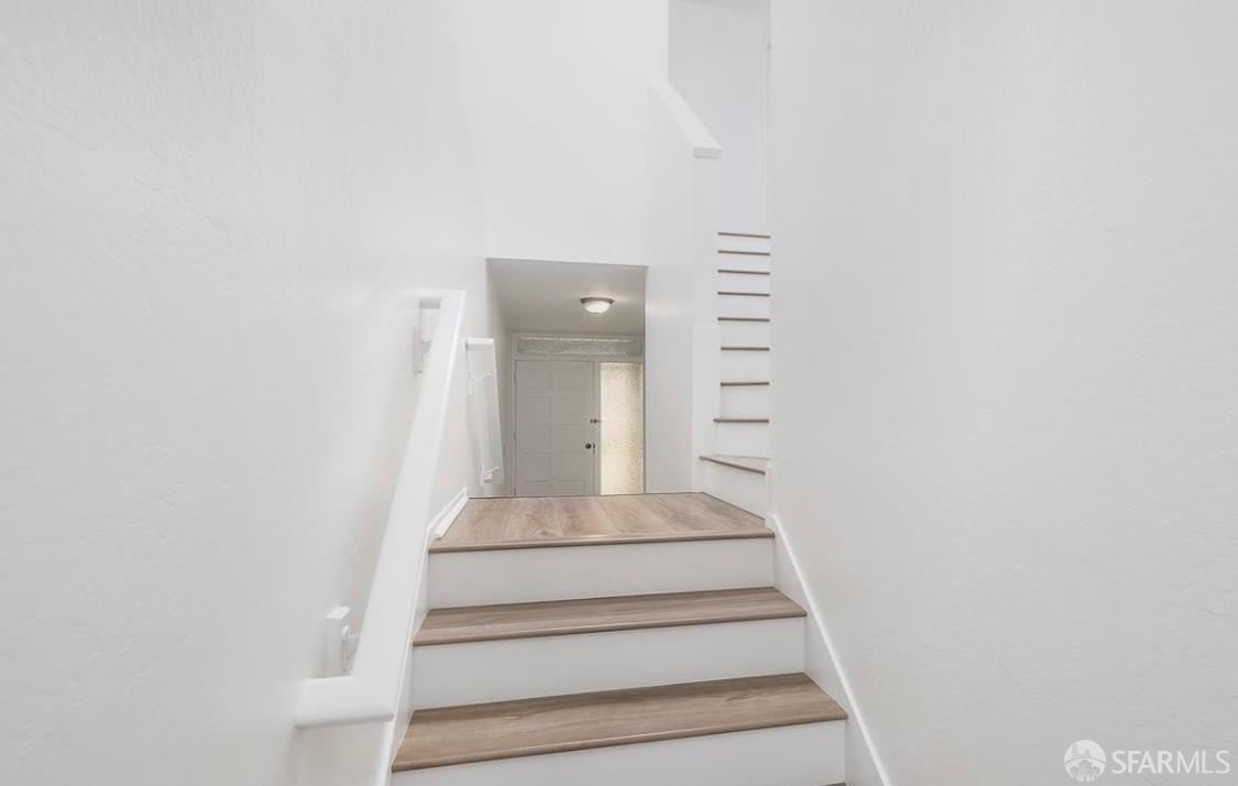 Detail Gallery Image 21 of 32 For 719 Banks St, San Francisco,  CA 94110 - 3 Beds | 2 Baths