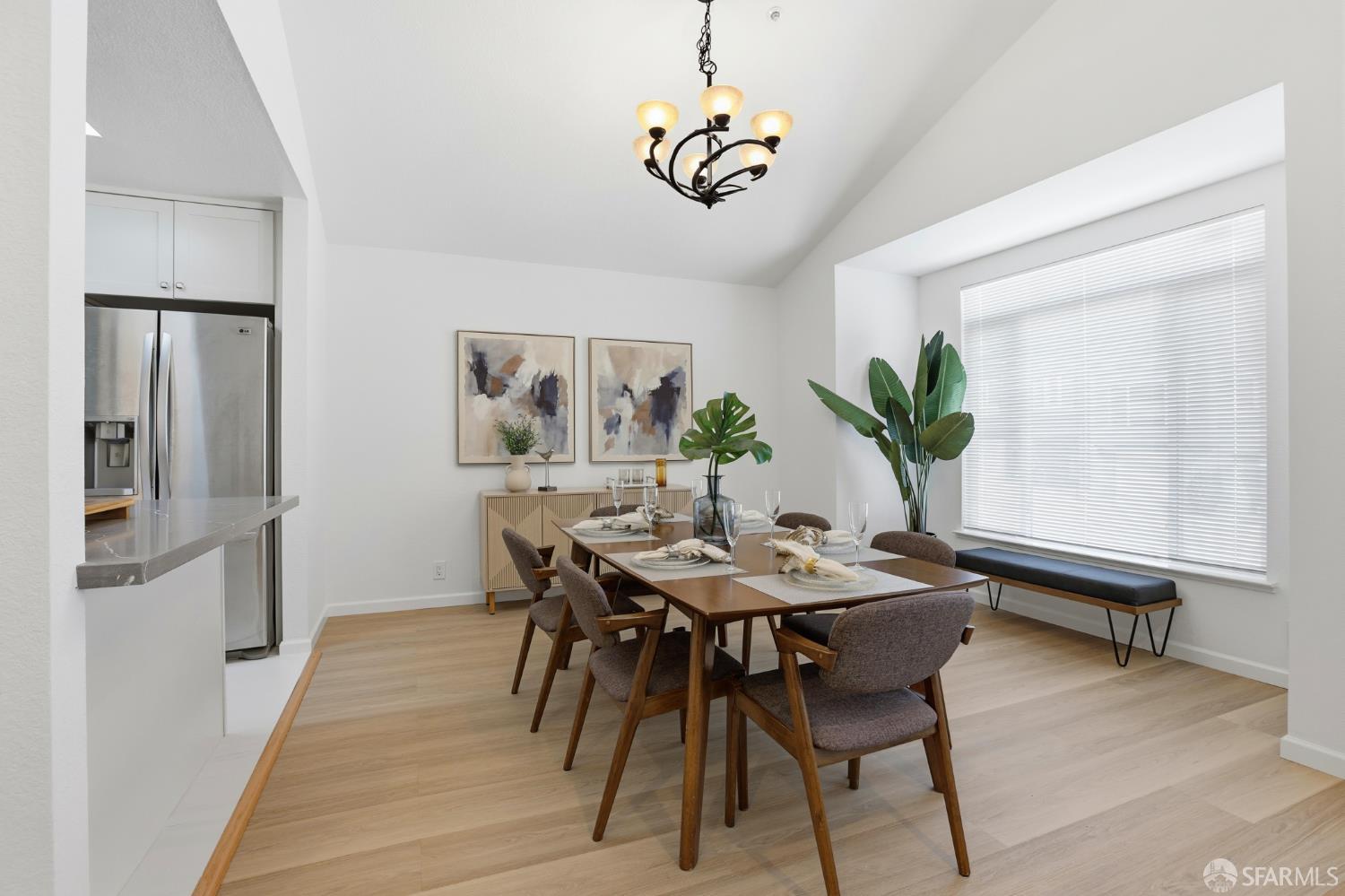 Detail Gallery Image 4 of 33 For 932 Hillside Blvd, Daly City,  CA 94014 - 4 Beds | 3 Baths