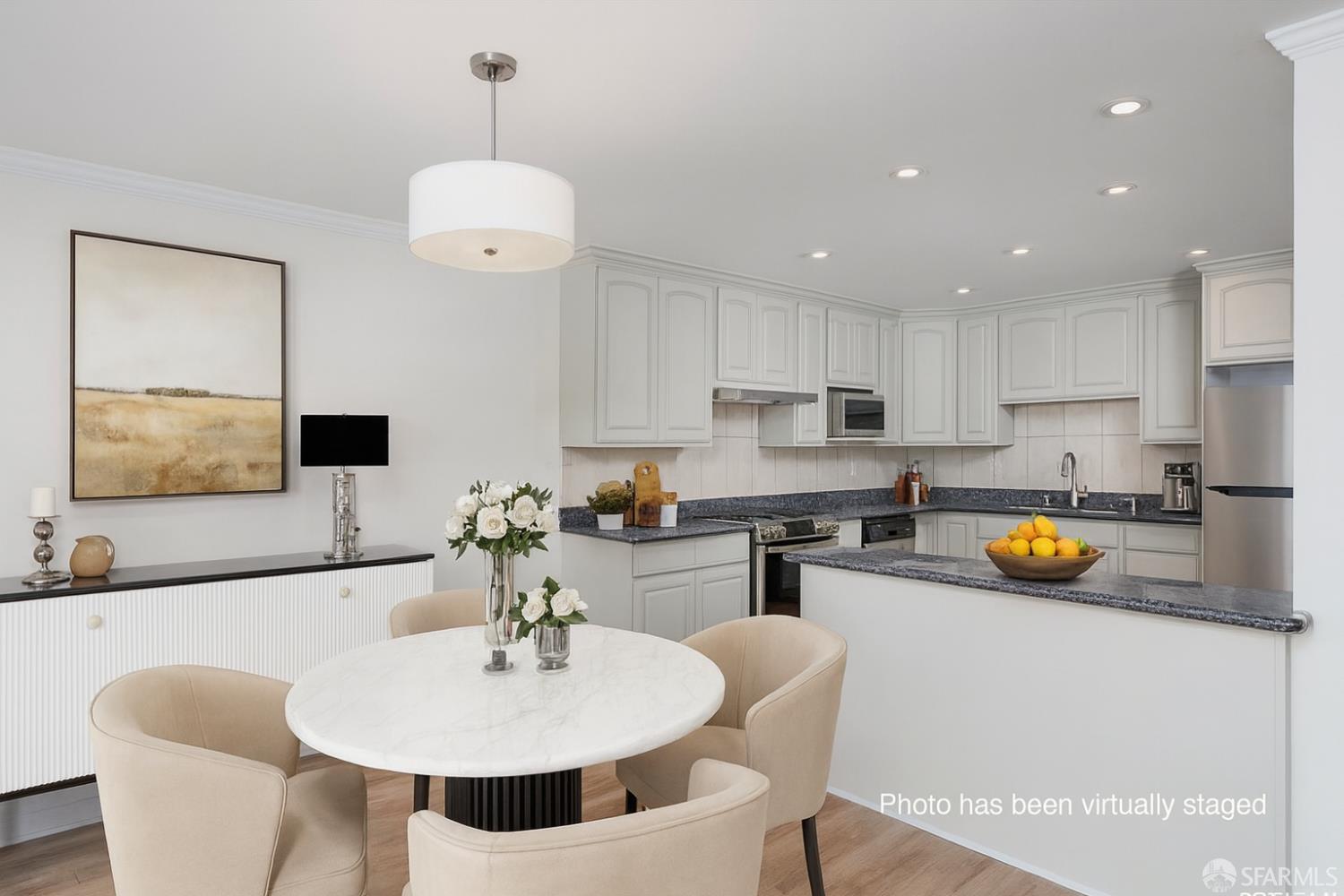 Detail Gallery Image 6 of 32 For 719 Banks St, San Francisco,  CA 94110 - 3 Beds | 2 Baths