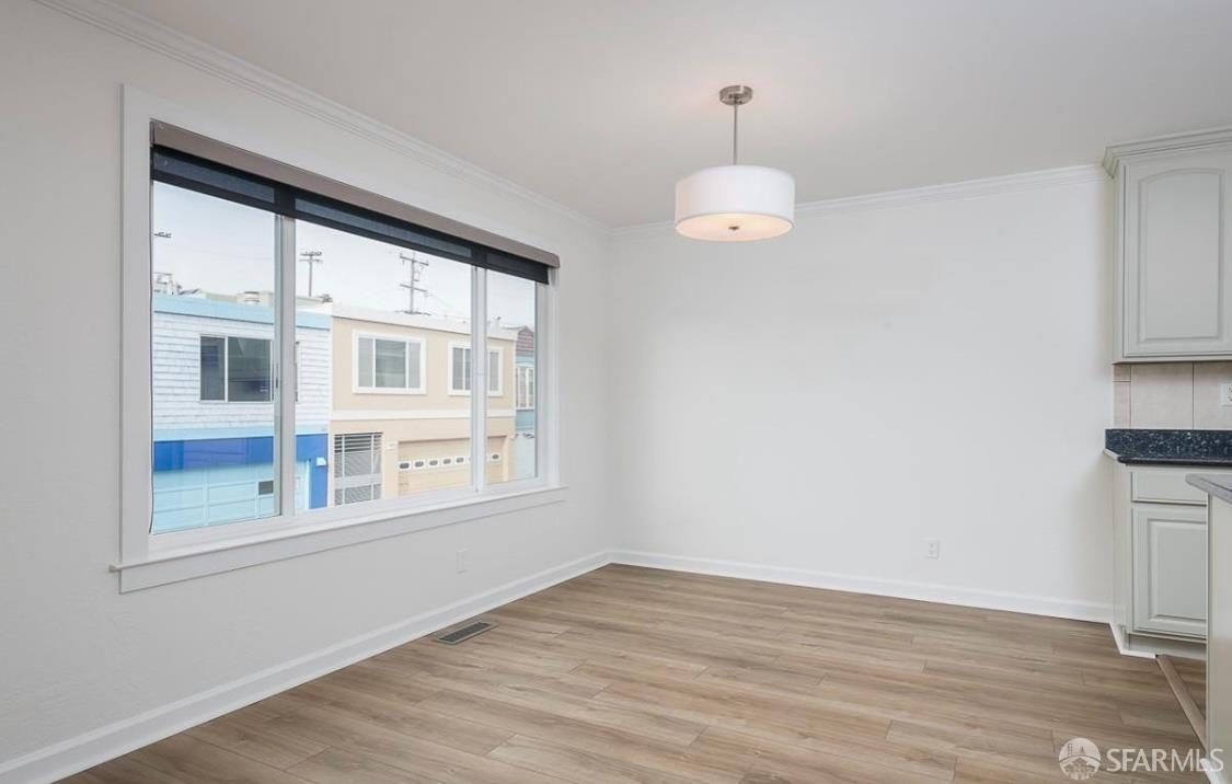 Detail Gallery Image 5 of 32 For 719 Banks St, San Francisco,  CA 94110 - 3 Beds | 2 Baths