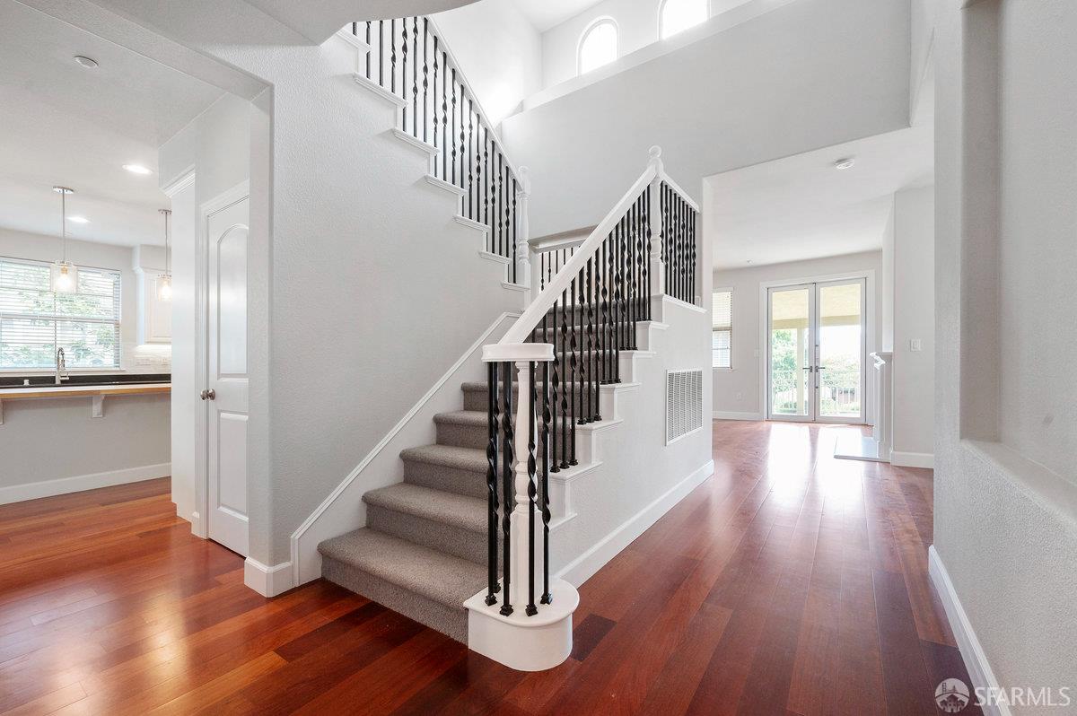 Detail Gallery Image 13 of 18 For 72 Golden Aster Ct, Brisbane,  CA 94005 - 4 Beds | 4 Baths