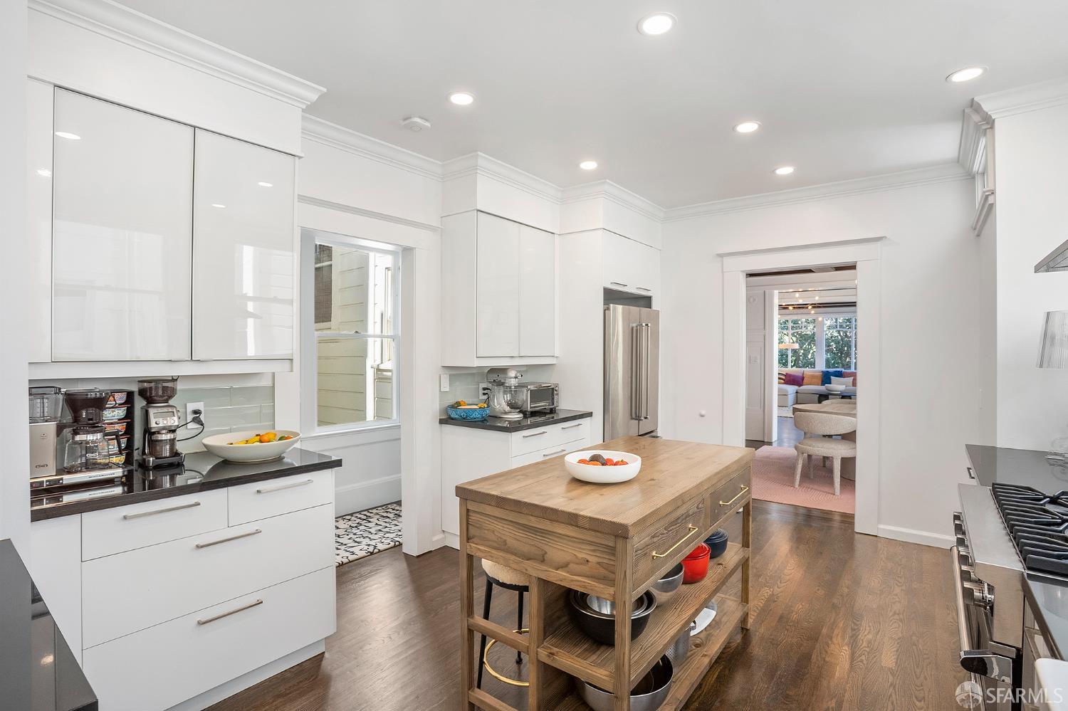 Detail Gallery Image 17 of 30 For 3975 Clay St, San Francisco,  CA 94118 - 5 Beds | 2 Baths