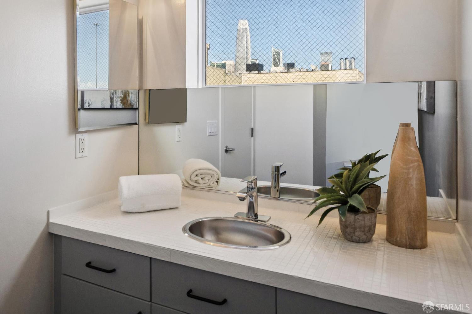 Photo #13: 425086513 Listing: Photo #13