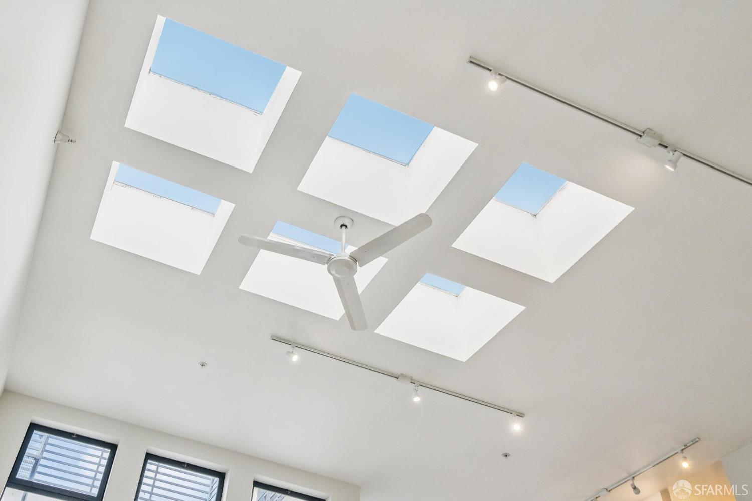 Photo #5: 425086513 Listing: Photo #5