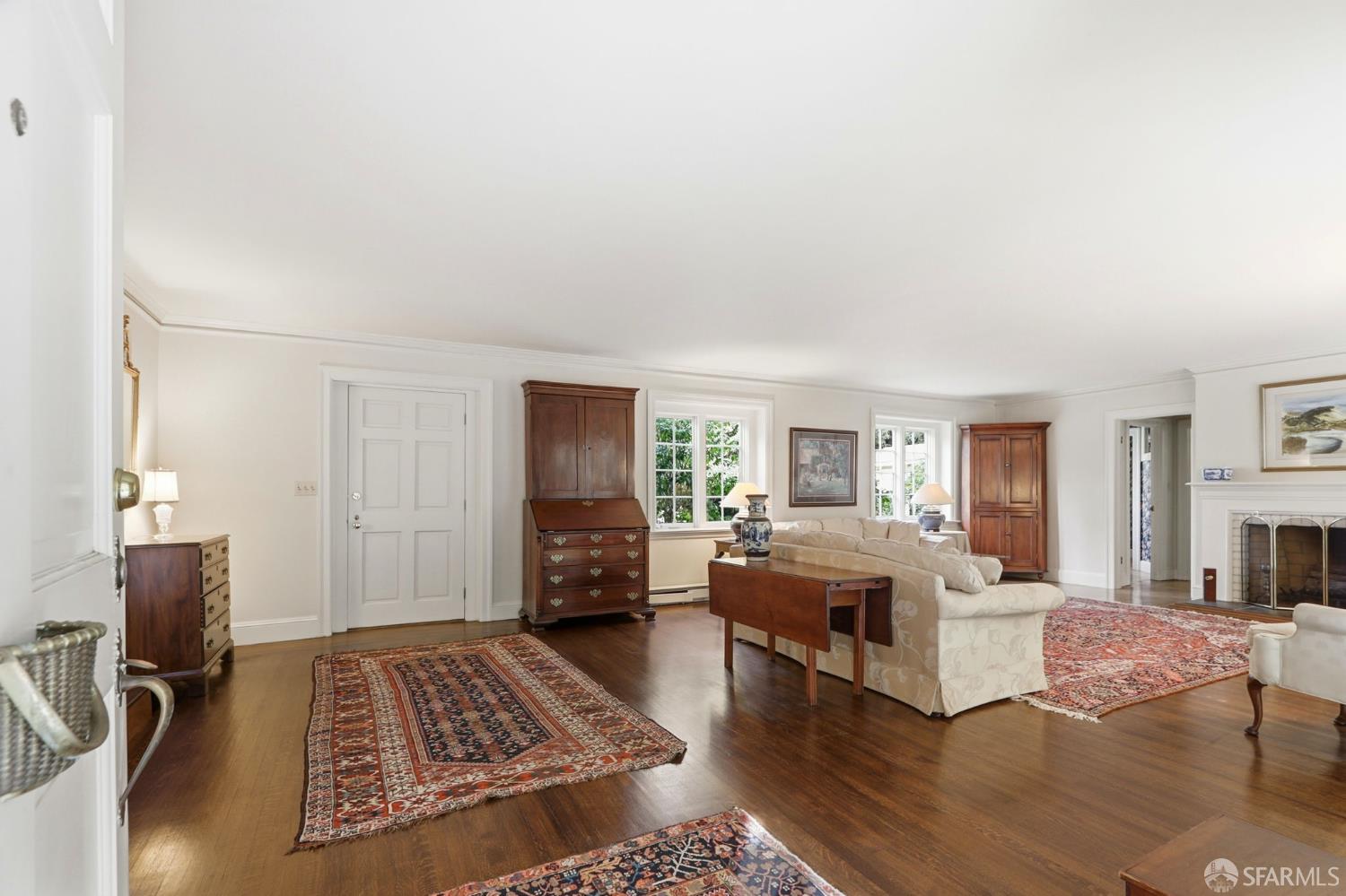 Detail Gallery Image 14 of 53 For 6 Cypress Ct, Los Altos,  CA 94022 - 5 Beds | 3/2 Baths
