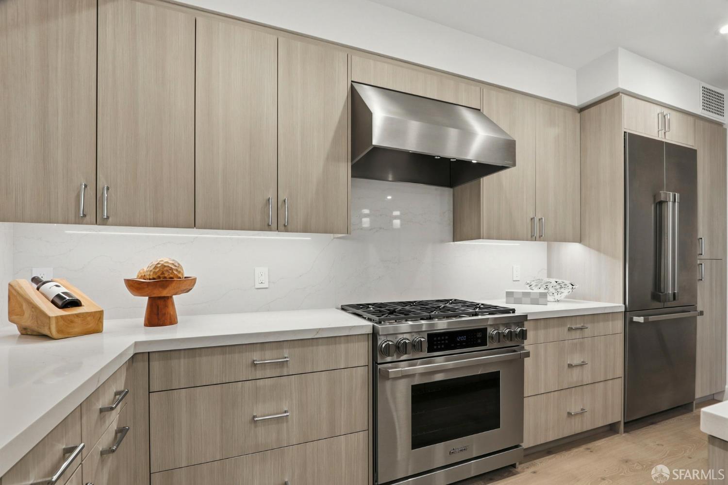 Detail Gallery Image 8 of 39 For 425 First St #14,  Los Altos,  CA 94022 - 1 Beds | 1/1 Baths