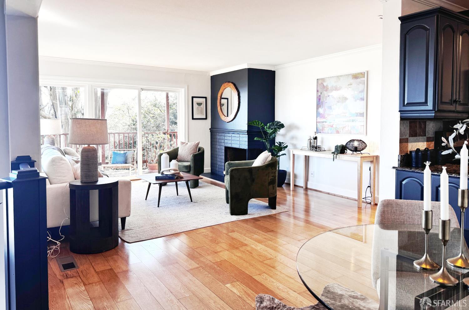 Photo #2: 425085572 Listing: Photo #2