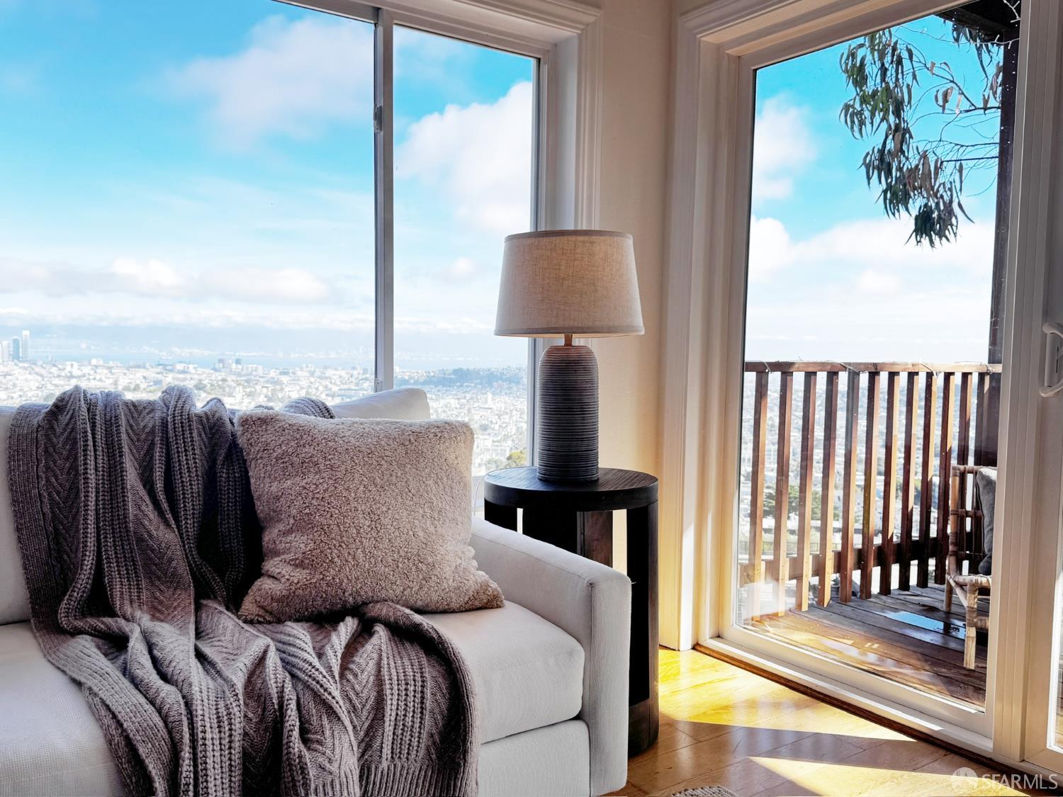 Photo #3: 425085572 Listing: Photo #3