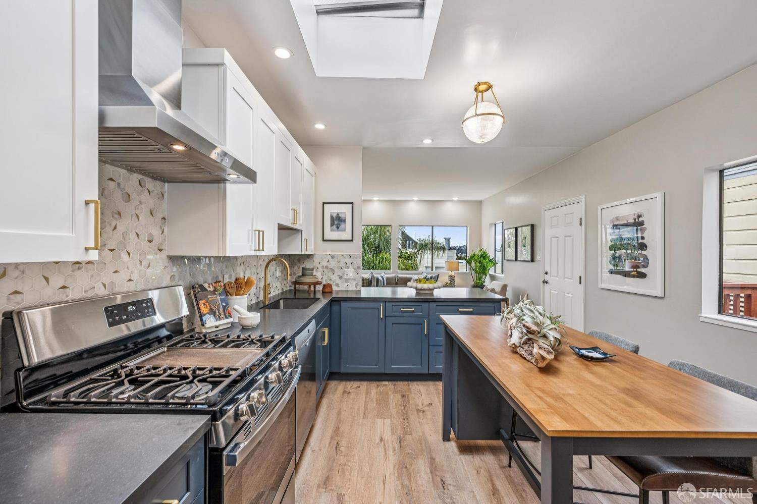 Photo #7: 425070471 Listing: Photo #7