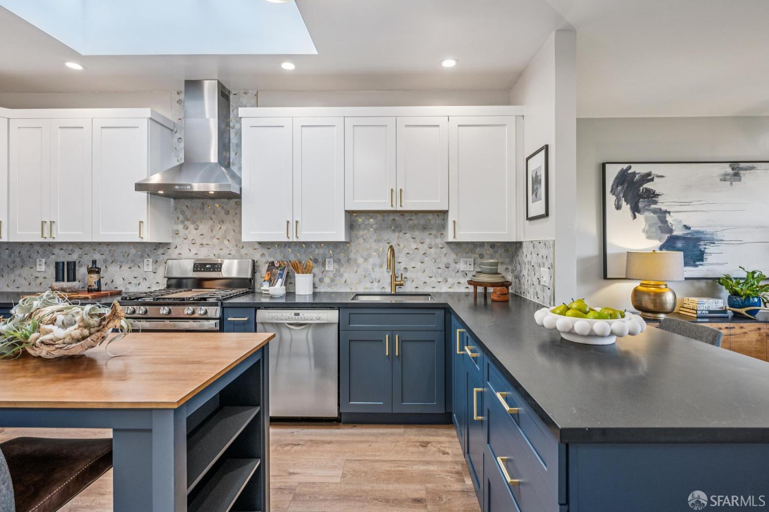 Photo #9: 425070471 Listing: Photo #9