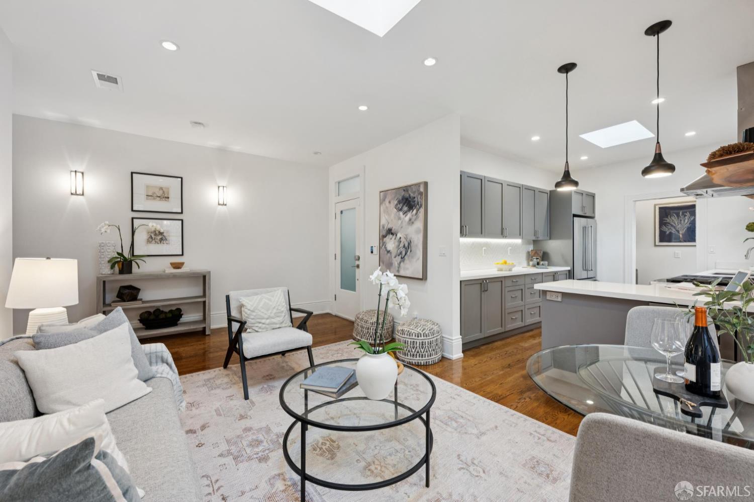 Detail Gallery Image 5 of 38 For 1070 Post St #4,  San Francisco,  CA 94109 - 3 Beds | 2 Baths