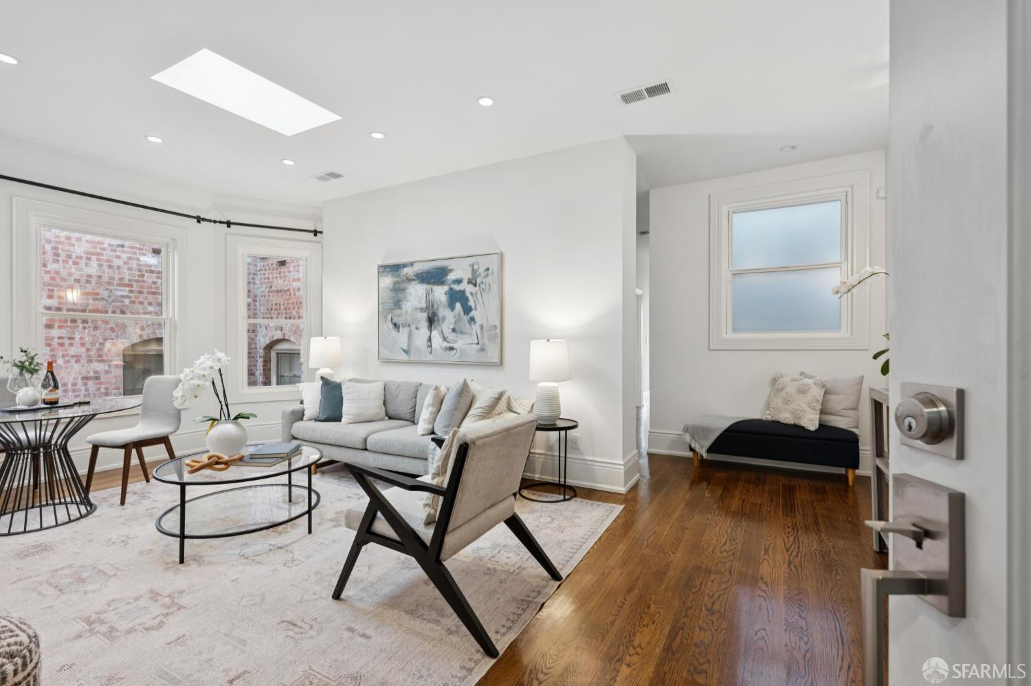 Detail Gallery Image 4 of 38 For 1070 Post St #4,  San Francisco,  CA 94109 - 3 Beds | 2 Baths