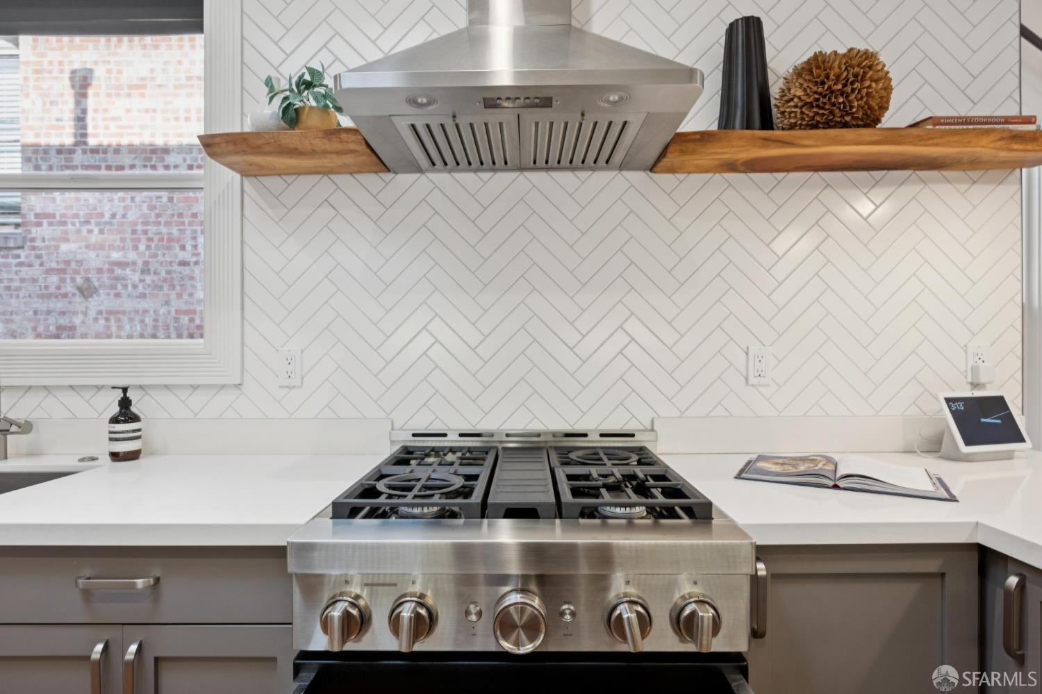 Detail Gallery Image 12 of 38 For 1070 Post St #4,  San Francisco,  CA 94109 - 3 Beds | 2 Baths