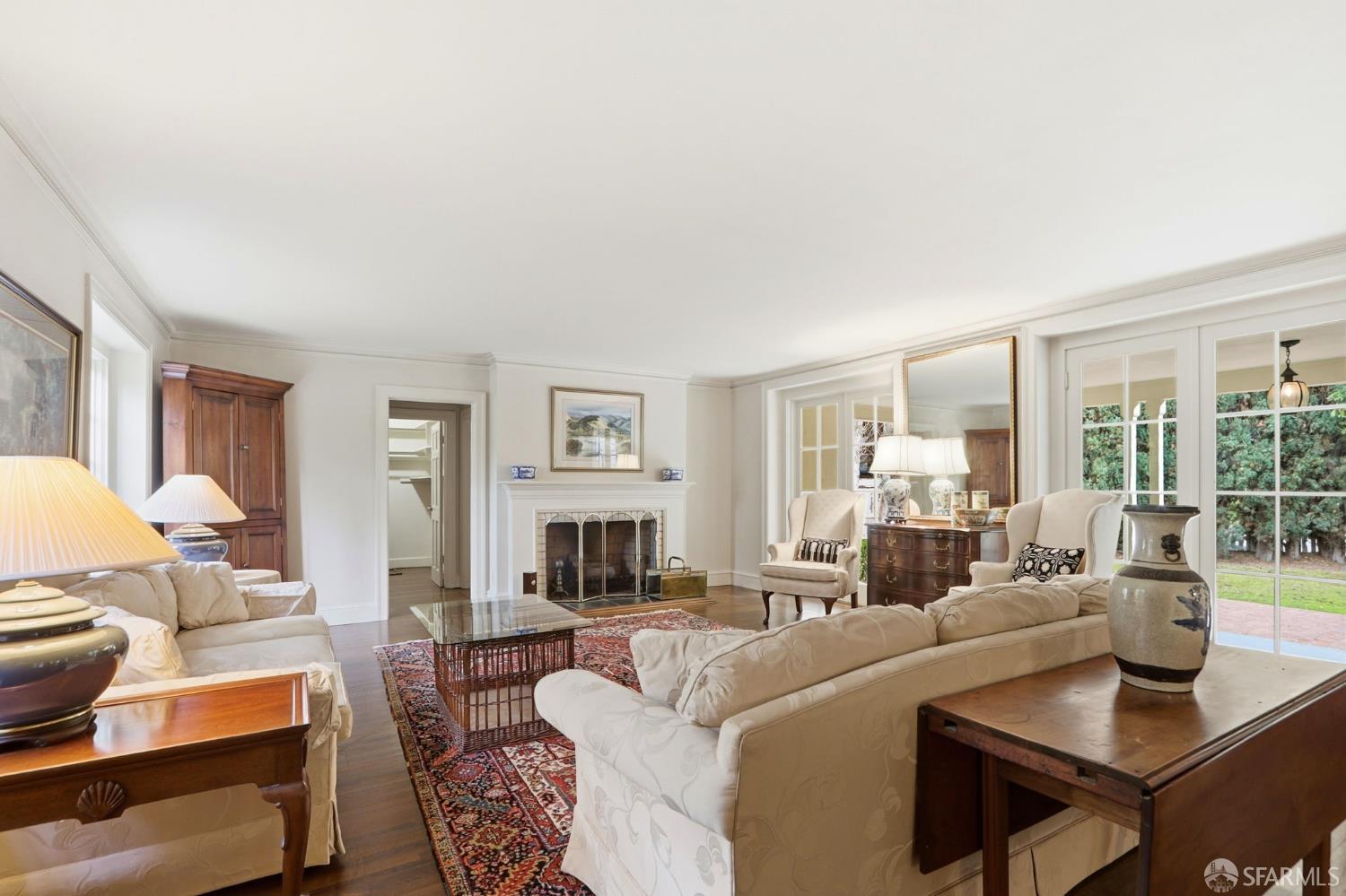 Detail Gallery Image 10 of 53 For 6 Cypress Ct, Los Altos,  CA 94022 - 5 Beds | 3/2 Baths