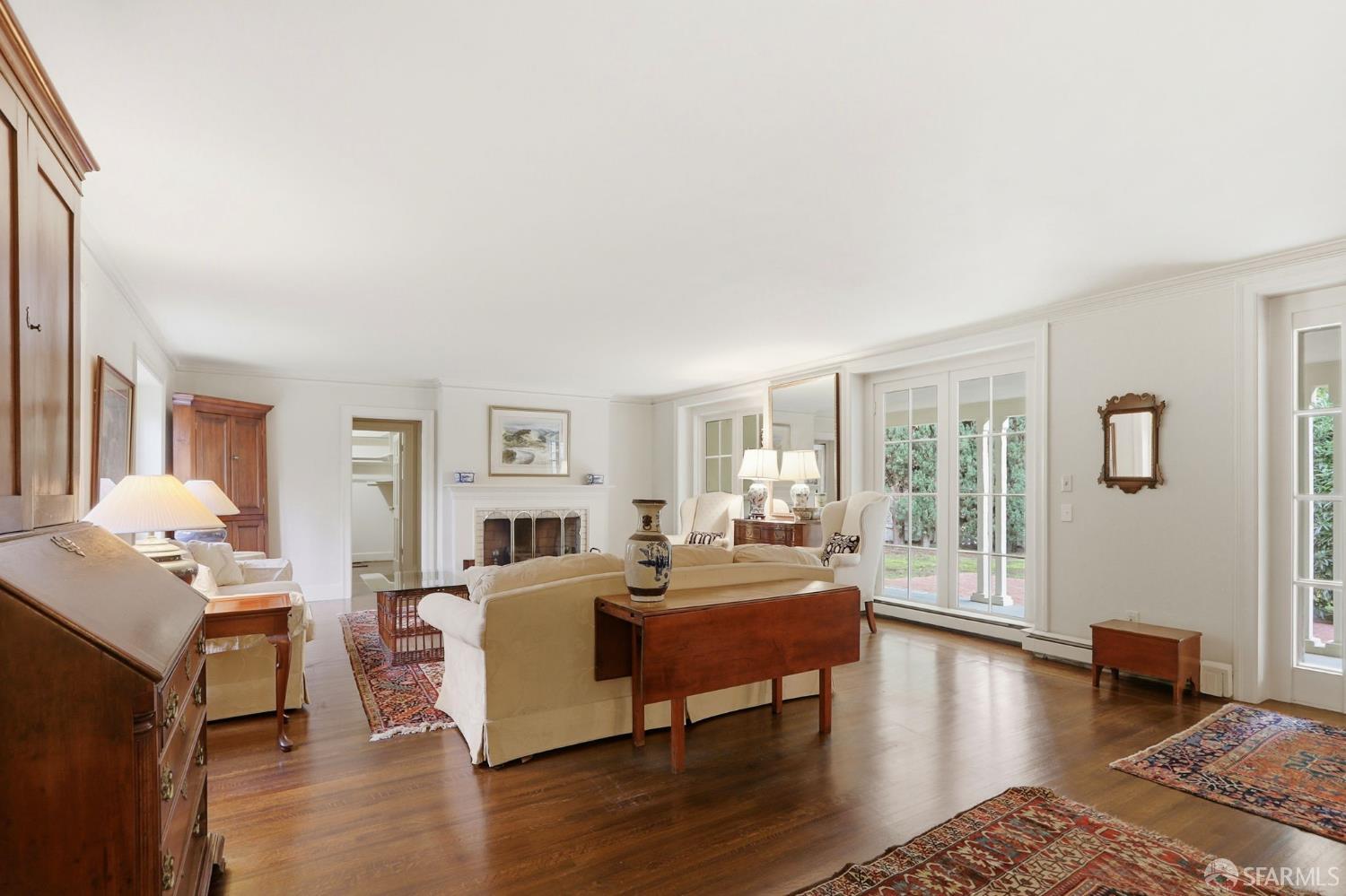 Detail Gallery Image 13 of 53 For 6 Cypress Ct, Los Altos,  CA 94022 - 5 Beds | 3/2 Baths