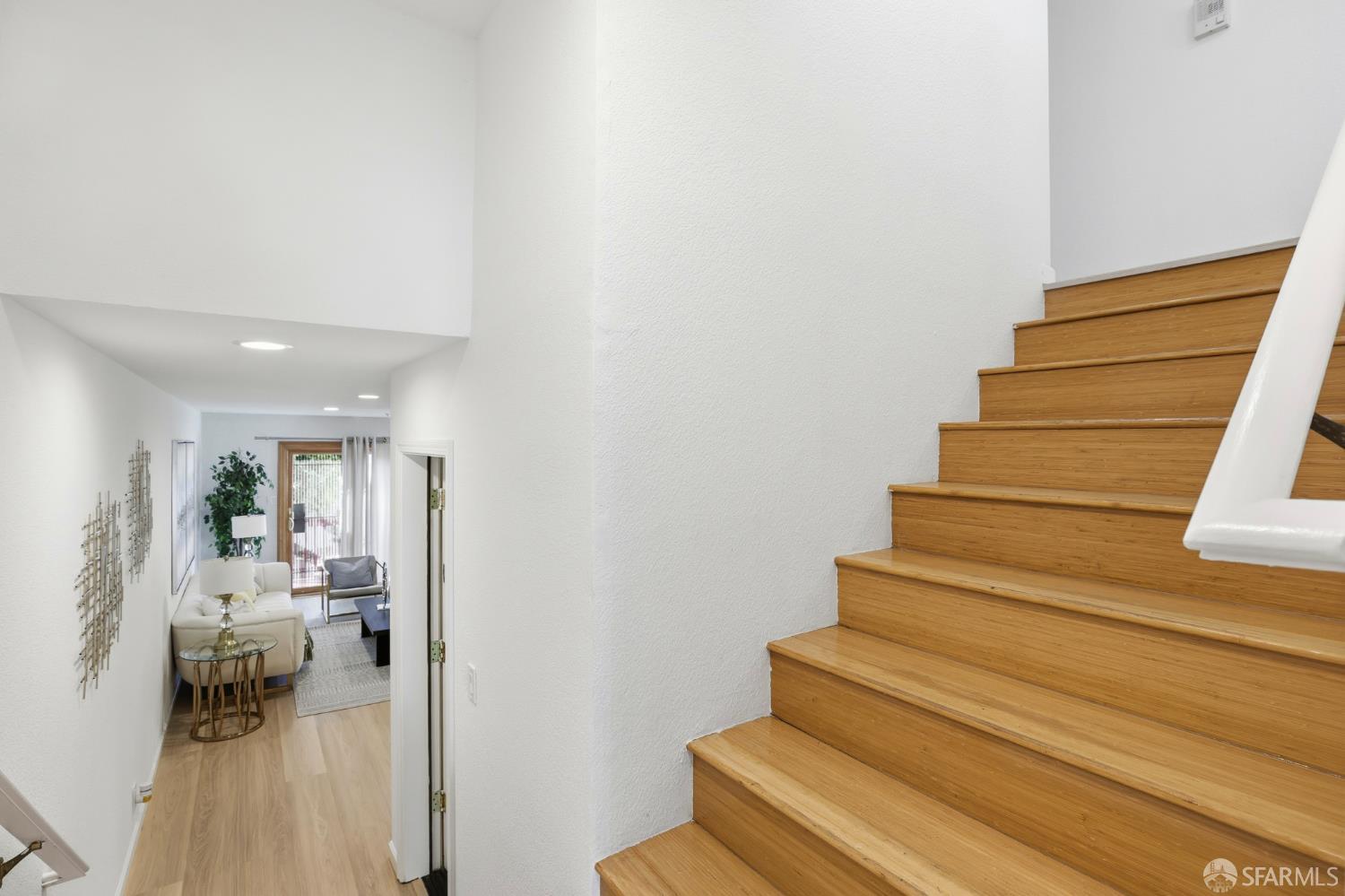 Detail Gallery Image 17 of 33 For 932 Hillside Blvd, Daly City,  CA 94014 - 4 Beds | 3 Baths