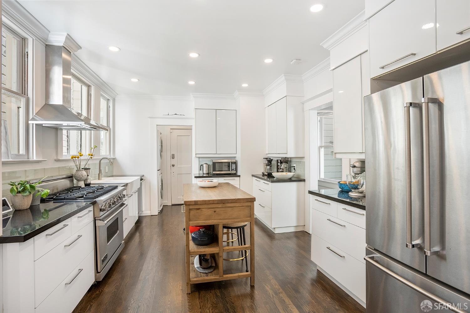 Detail Gallery Image 14 of 30 For 3975 Clay St, San Francisco,  CA 94118 - 5 Beds | 2 Baths