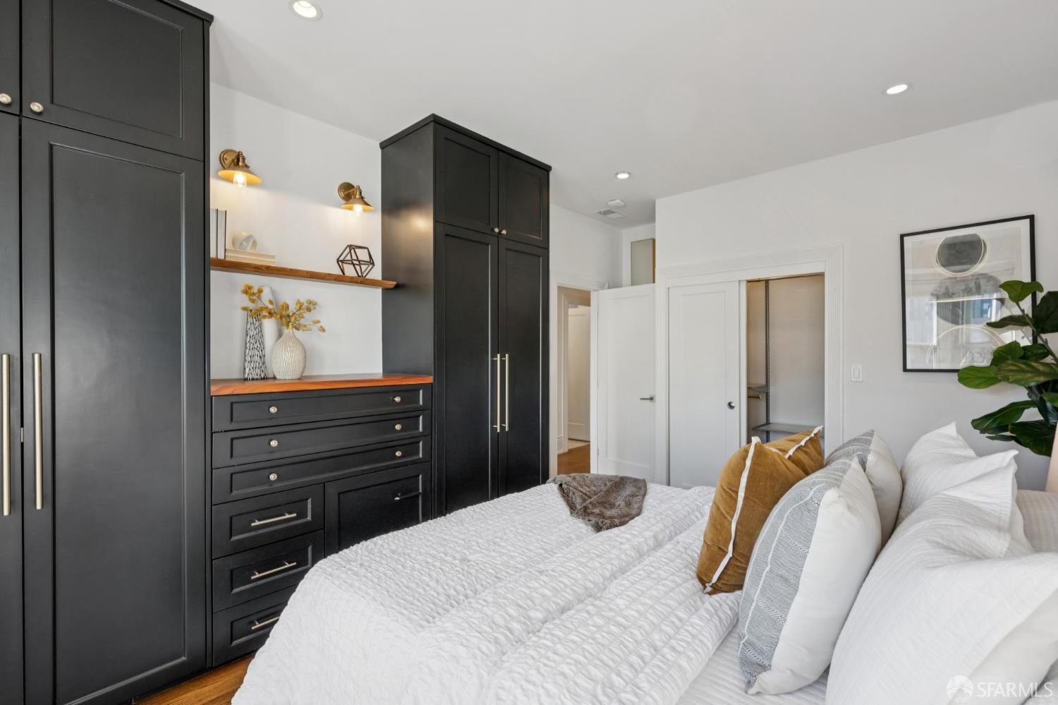 Detail Gallery Image 23 of 38 For 1070 Post St #4,  San Francisco,  CA 94109 - 3 Beds | 2 Baths