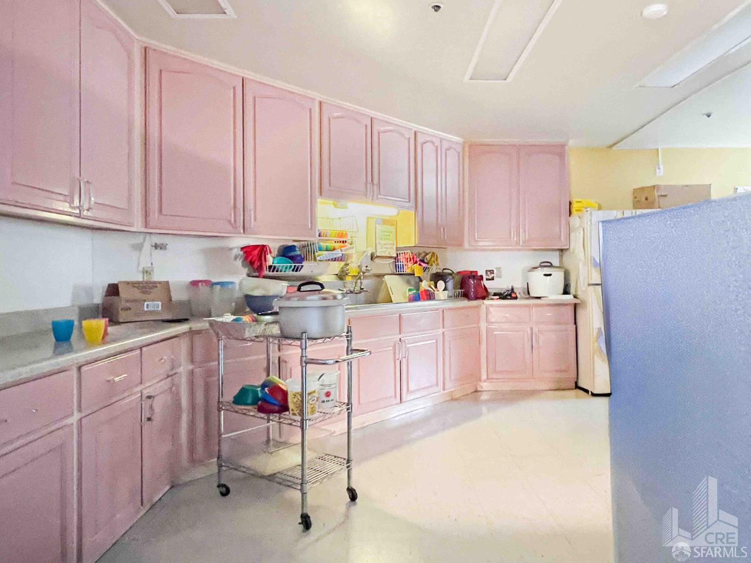 Detail Gallery Image 8 of 12 For 1011 7th Ave, Oakland,  CA 94606 - – Beds | – Baths