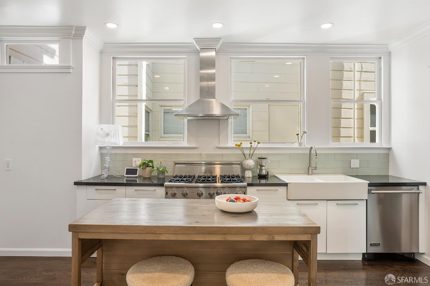 Detail Gallery Image 16 of 30 For 3975 Clay St, San Francisco,  CA 94118 - 5 Beds | 2 Baths