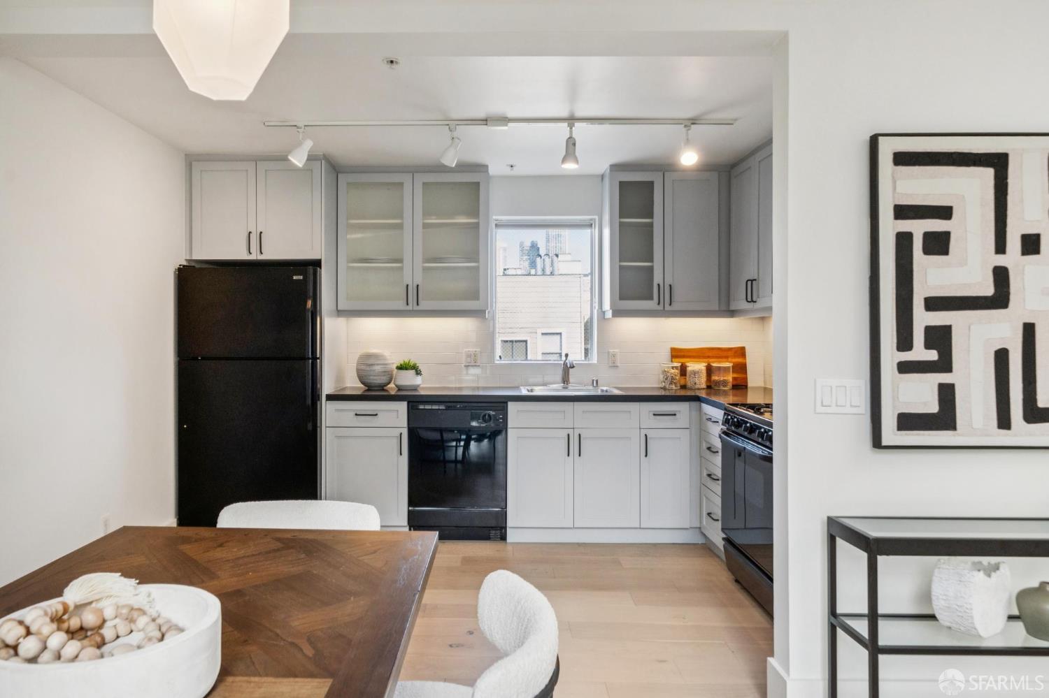 Photo #10: 425086513 Listing: Photo #10