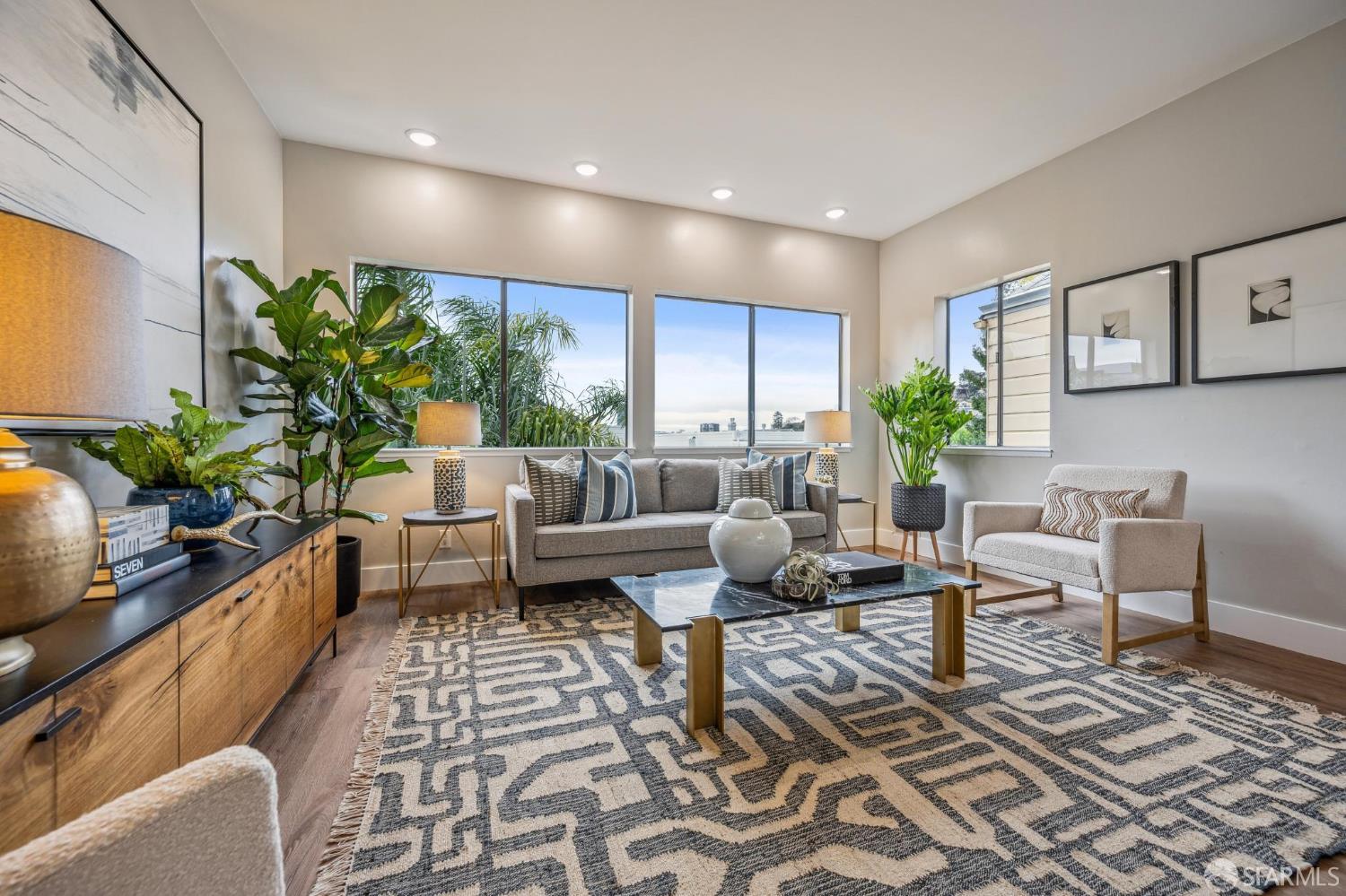 Photo #12: 425070471 Listing: Photo #12