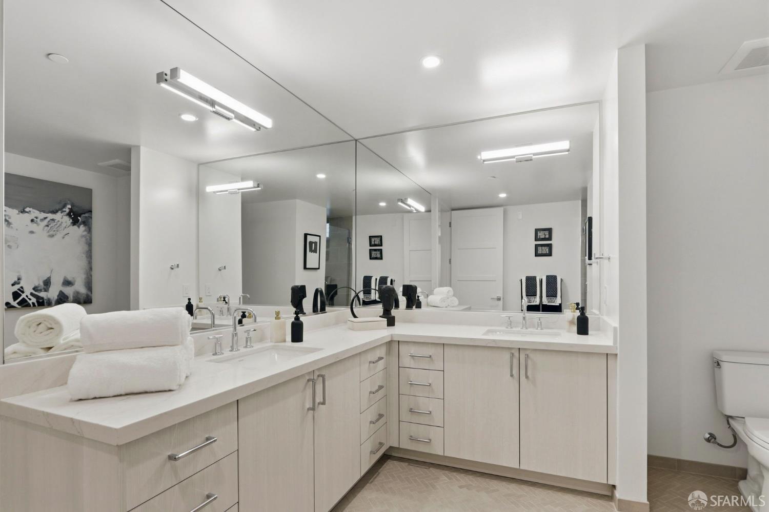 Detail Gallery Image 21 of 39 For 425 First St #14,  Los Altos,  CA 94022 - 1 Beds | 1/1 Baths