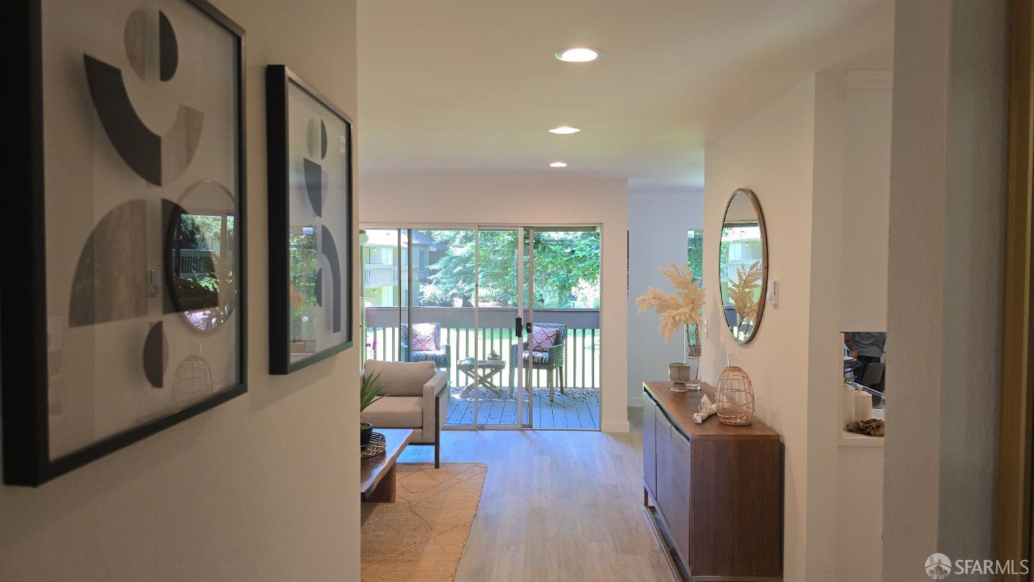 Detail Gallery Image 18 of 34 For 505 Cypress Point Dr #40,  Mountain View,  CA 94043 - 1 Beds | 1 Baths