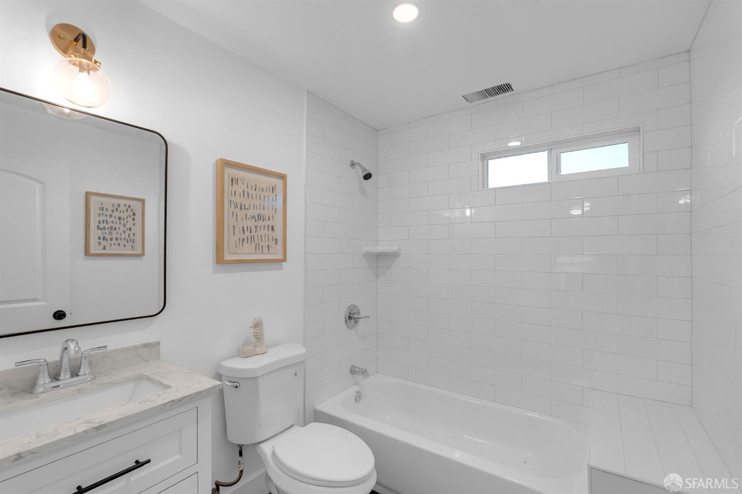 Detail Gallery Image 15 of 27 For 1055 56th St, Emeryville,  CA 94608 - 4 Beds | 2 Baths