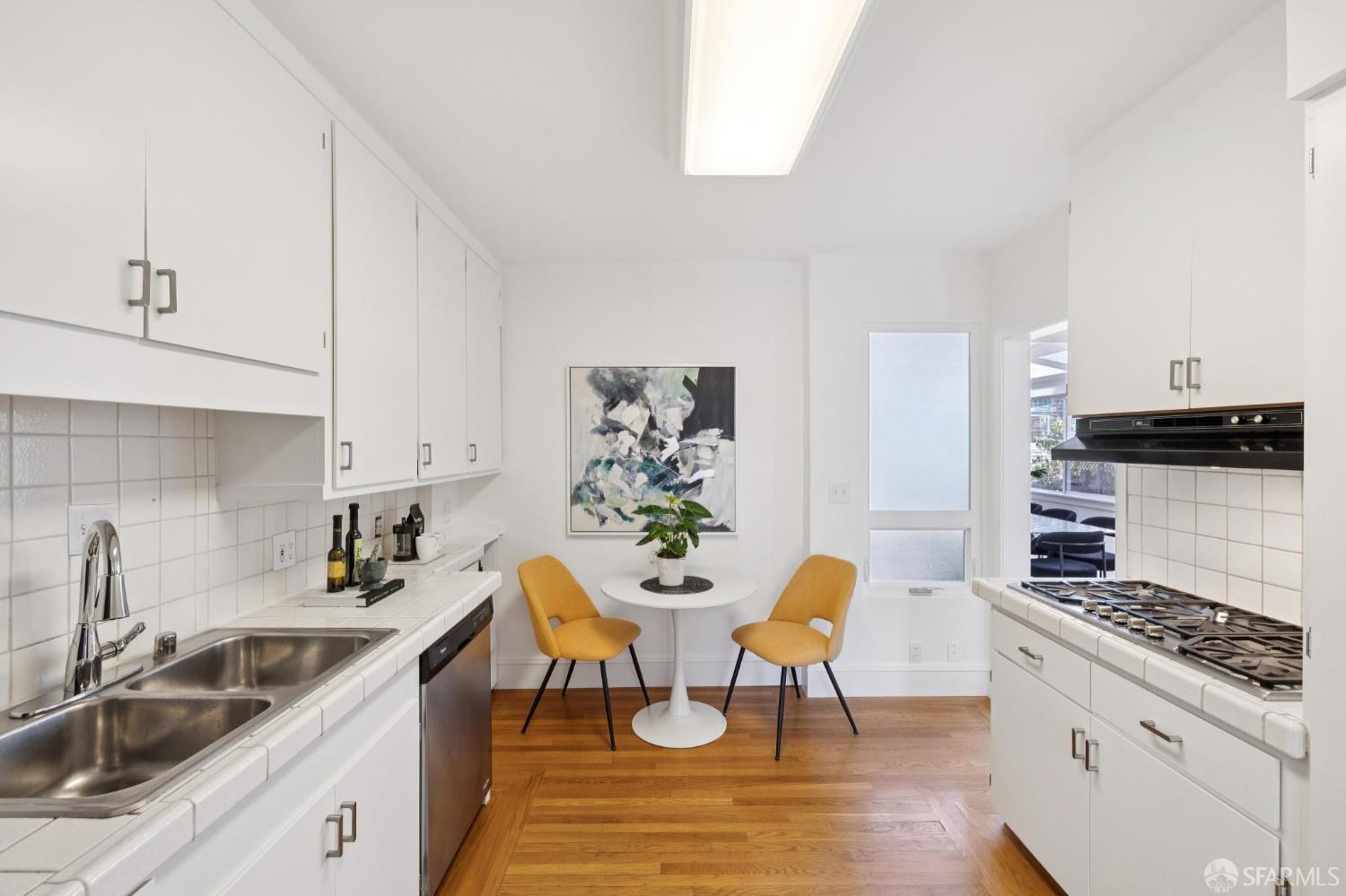 Detail Gallery Image 16 of 37 For 506 11th Ave, San Francisco,  CA 94118 - 3 Beds | 2/2 Baths