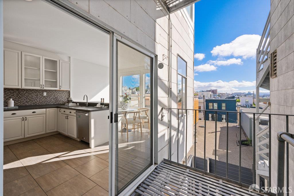 Detail Gallery Image 51 of 80 For 1259 Union St, San Francisco,  CA 94109 - 4 Beds | 3 Baths