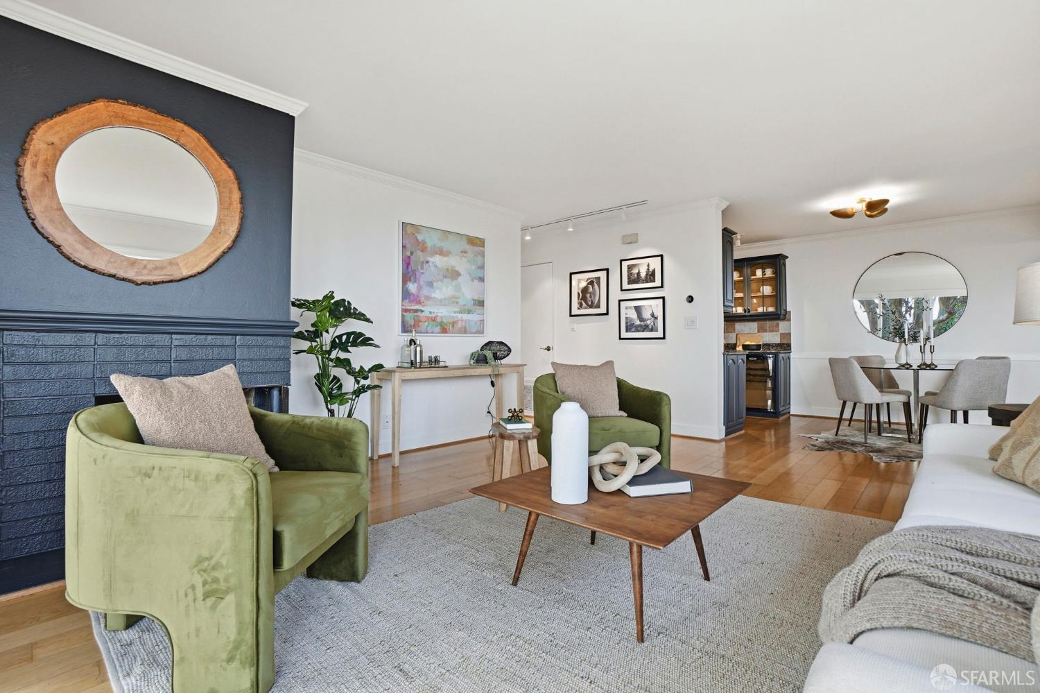 Photo #5: 425085572 Listing: Photo #5