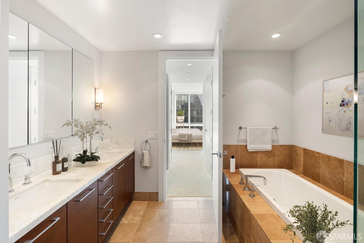 Detail Gallery Image 17 of 54 For 301 Mission St 29d,  San Francisco,  CA 94105 - 2 Beds | 3 Baths