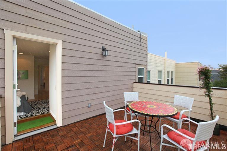 Detail Gallery Image 5 of 8 For 1336 18th Ave #B,  San Francisco,  CA 94122 - 3 Beds | 2 Baths