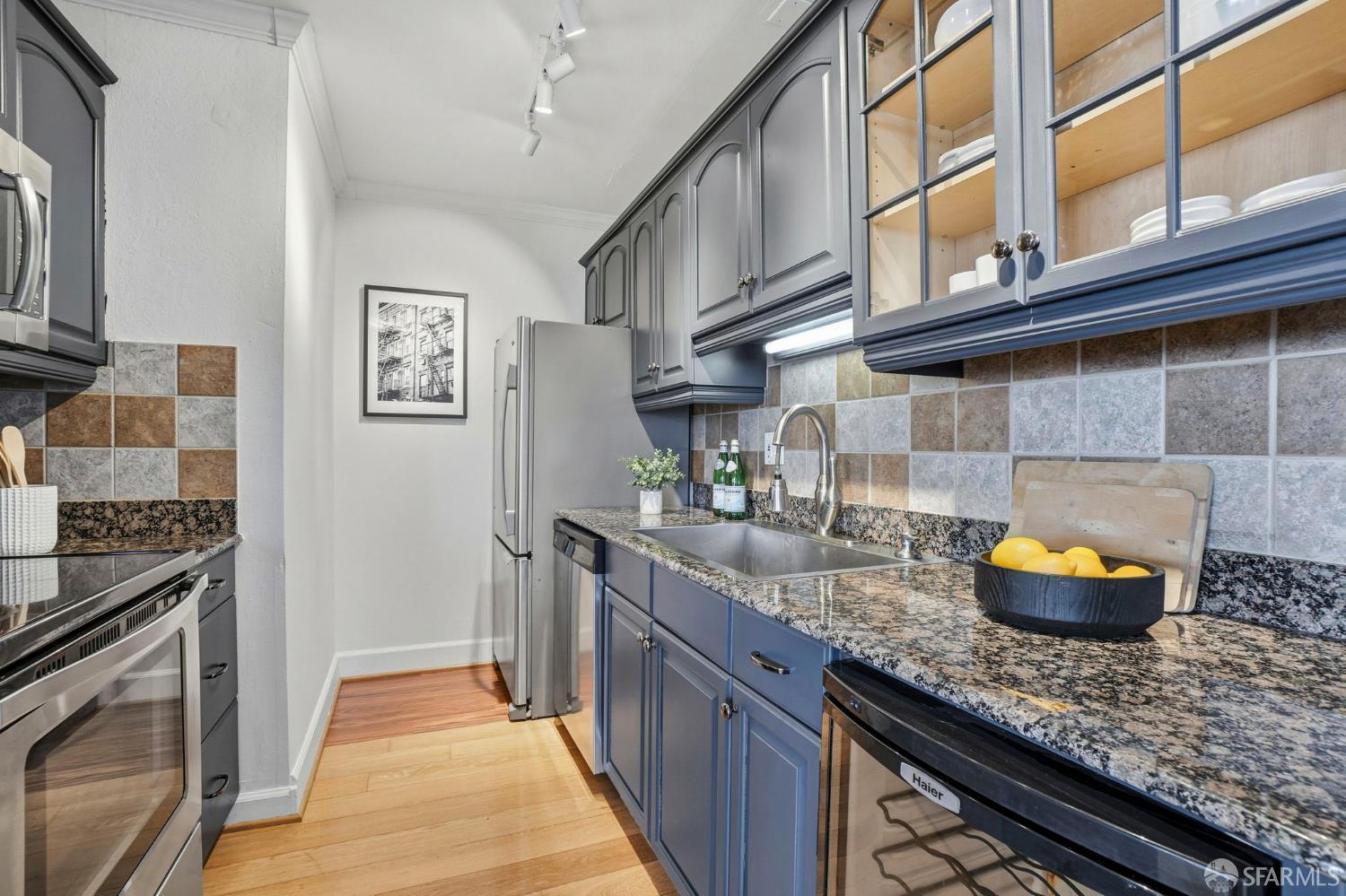 Photo #15: 425085572 Listing: Photo #15