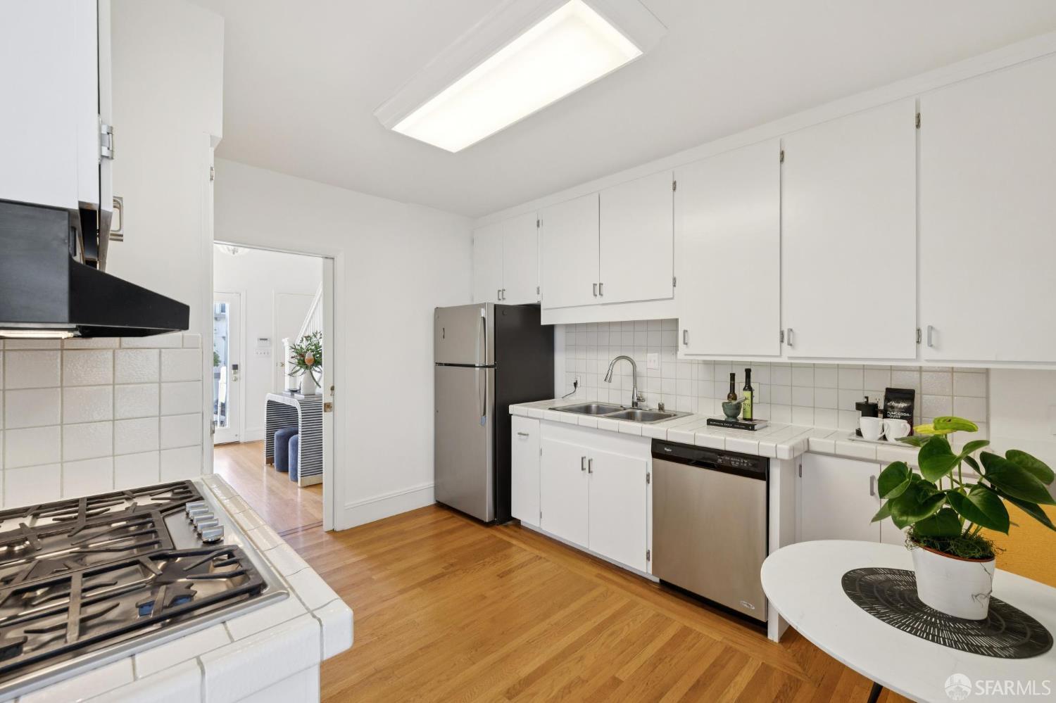 Detail Gallery Image 17 of 37 For 506 11th Ave, San Francisco,  CA 94118 - 3 Beds | 2/2 Baths