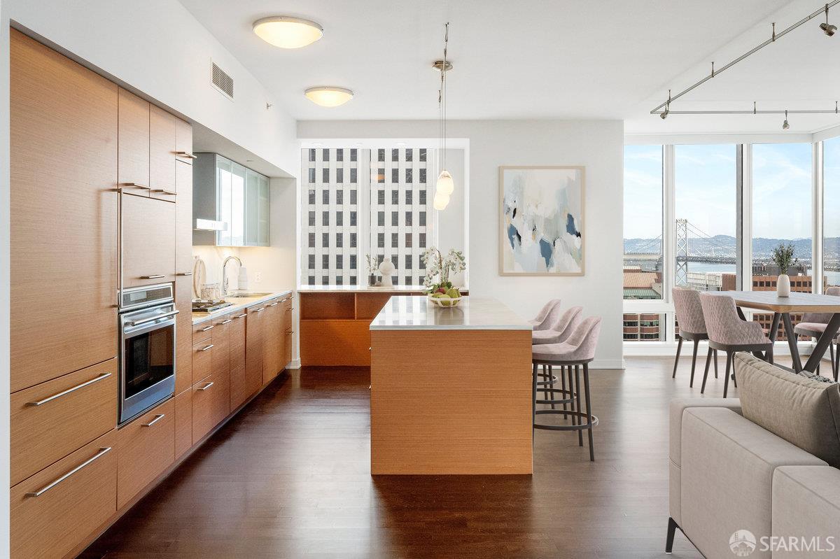 Detail Gallery Image 2 of 54 For 301 Mission St 29d,  San Francisco,  CA 94105 - 2 Beds | 3 Baths