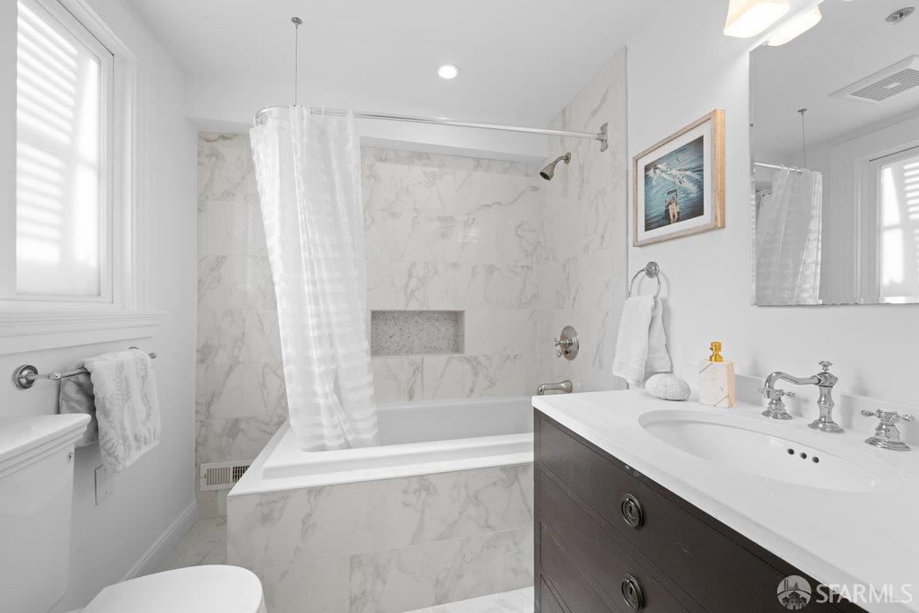 Detail Gallery Image 32 of 80 For 1259 Union St, San Francisco,  CA 94109 - 4 Beds | 3 Baths