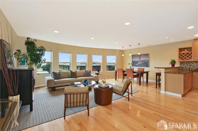 Detail Gallery Image 2 of 8 For 1336 18th Ave #B,  San Francisco,  CA 94122 - 3 Beds | 2 Baths