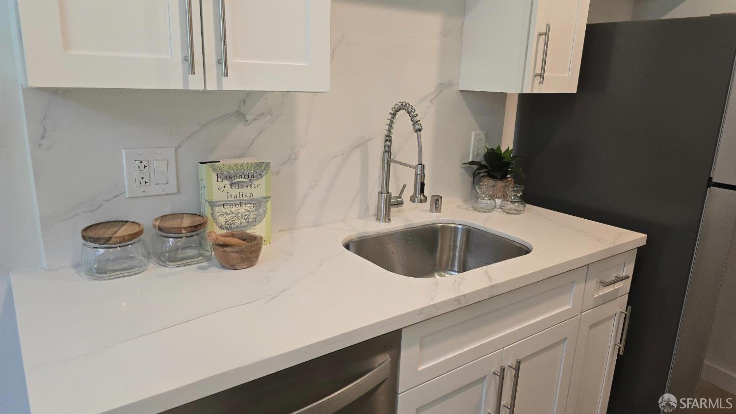 Detail Gallery Image 34 of 34 For 505 Cypress Point Dr #40,  Mountain View,  CA 94043 - 1 Beds | 1 Baths