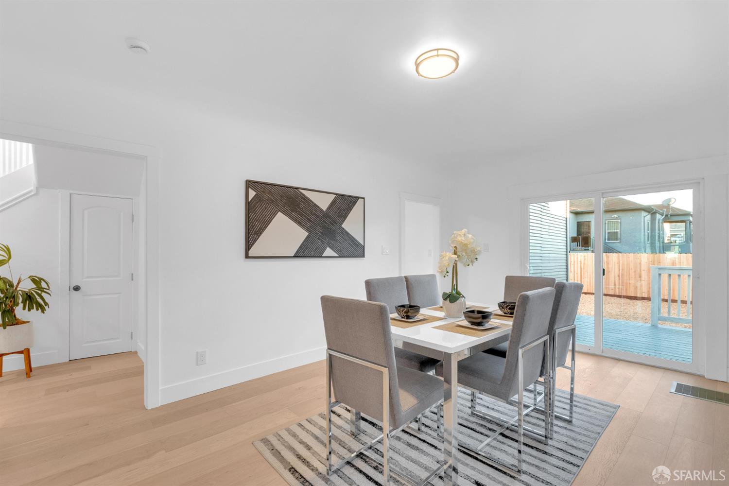 Detail Gallery Image 5 of 27 For 1055 56th St, Emeryville,  CA 94608 - 4 Beds | 2 Baths