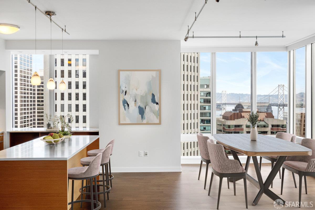 Detail Gallery Image 3 of 54 For 301 Mission St 29d,  San Francisco,  CA 94105 - 2 Beds | 3 Baths