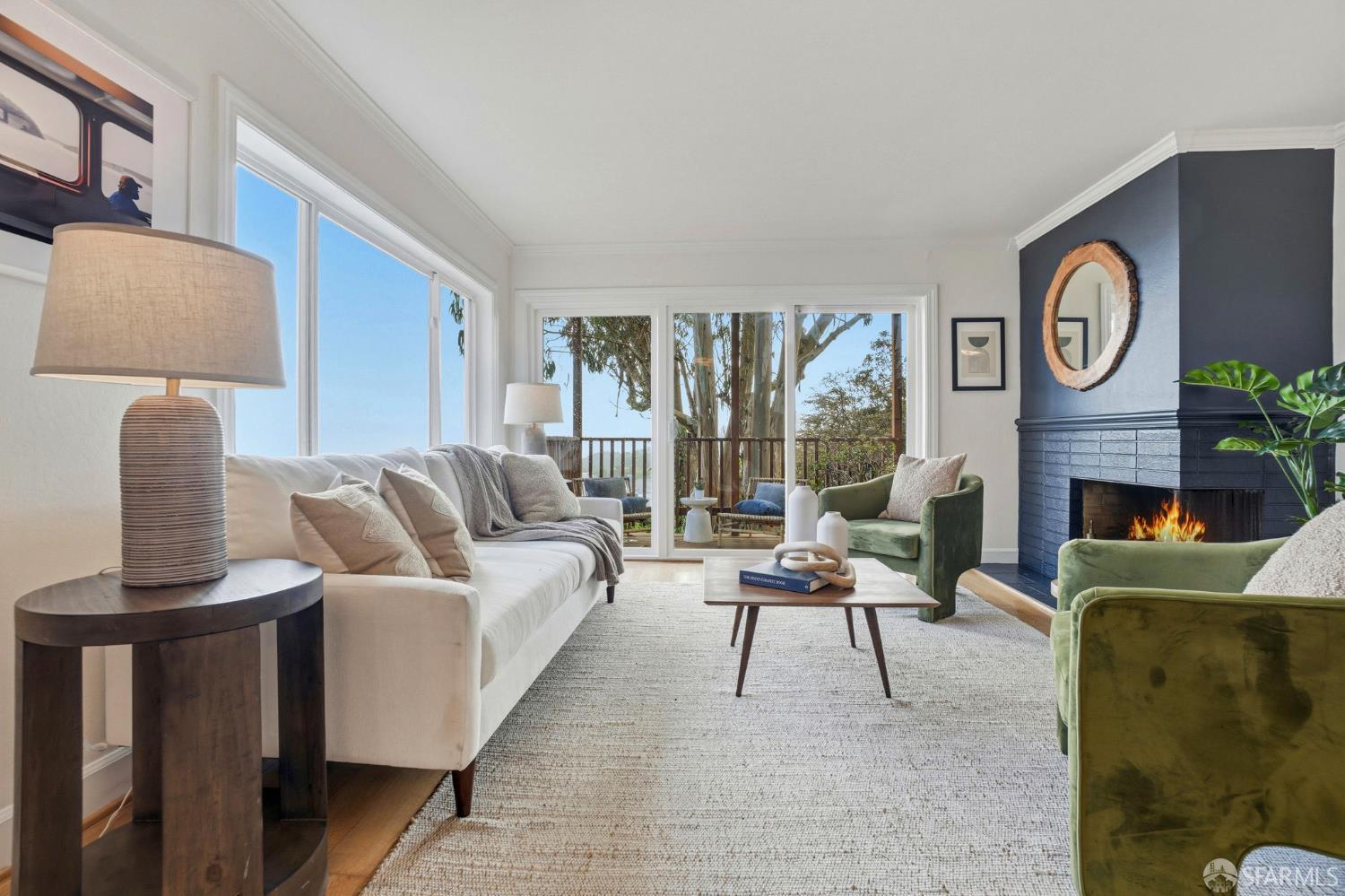 Photo #2: 425085572 Listing: Photo #2