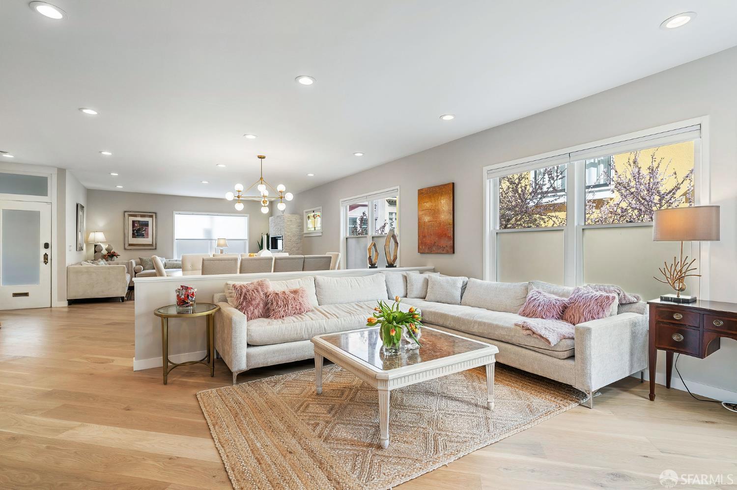 Detail Gallery Image 9 of 44 For 1159 Pacific Ave, San Francisco,  CA 94133 - 5 Beds | 4/1 Baths